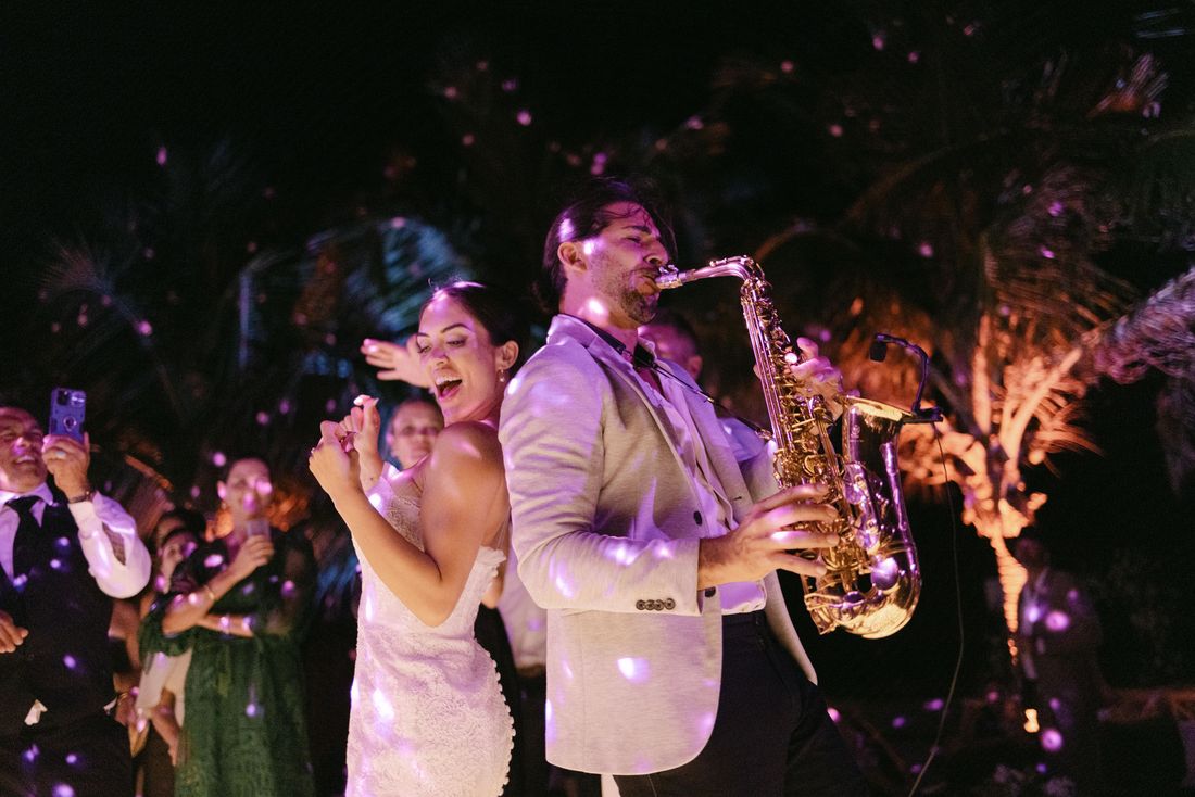 Live sax · Tulum