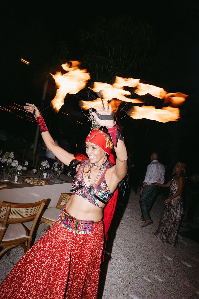 Sapir & Milan · the party