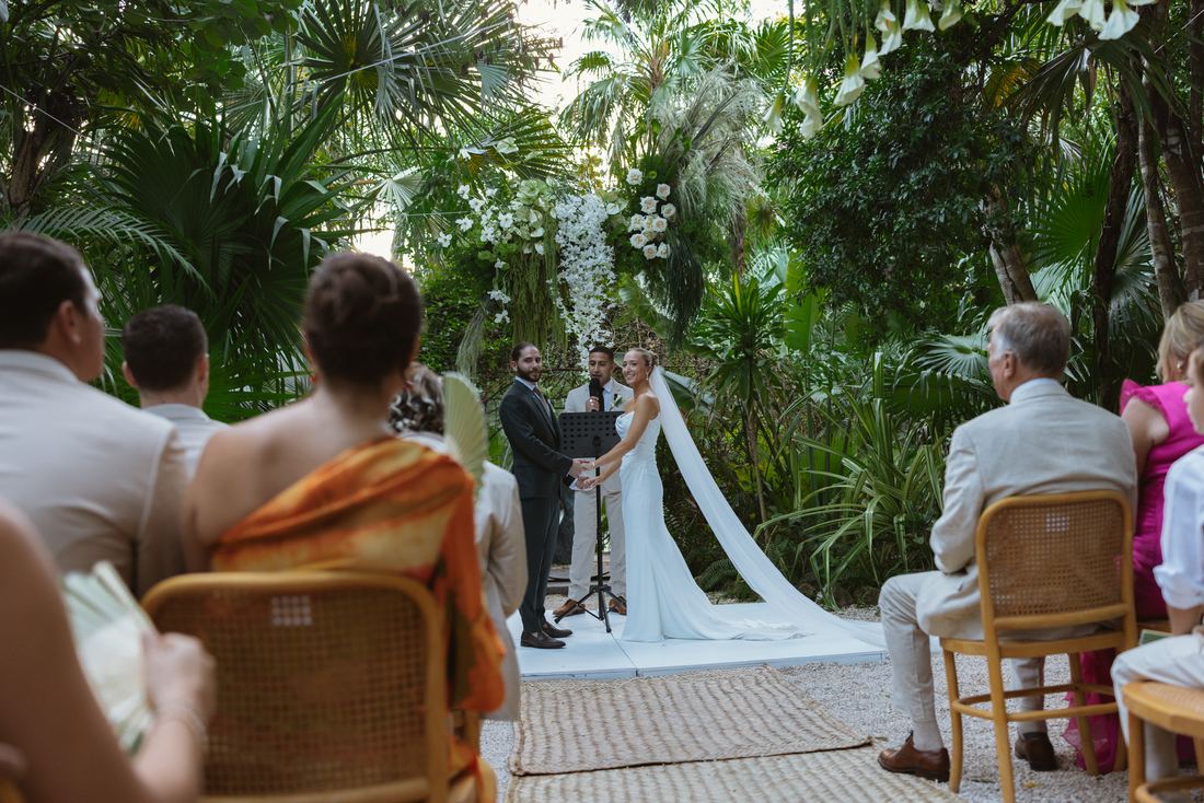 Kelly & Quino · jungle ceremony